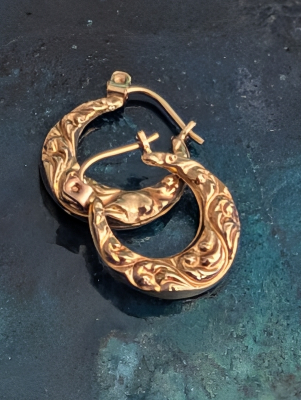 Elegant 14kt Gold Floral-Engraved Hoop Earrings